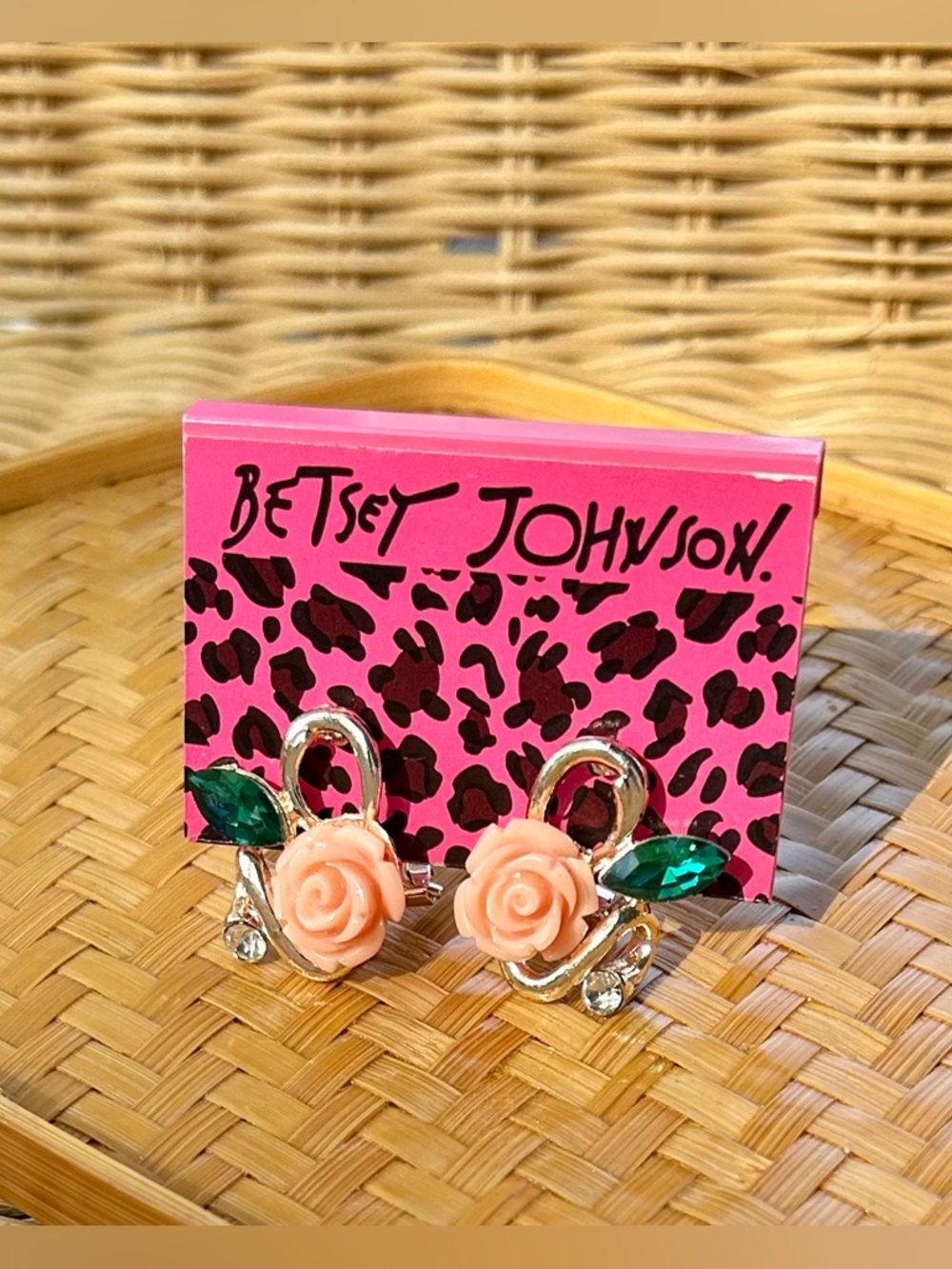 Betsey Johnson Peach Rose Earrings Vintage Style Swan NWOT